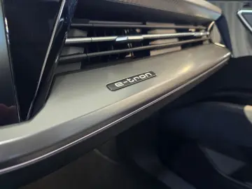 AUDI Q4 40 e-tron SONOS LEDER NAVI RFK 20 WÄRMEPUMPE