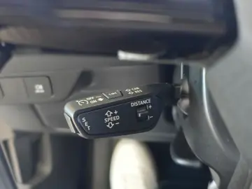 AUDI Q4 40 e-tron SONOS LEDER NAVI RFK 20 WÄRMEPUMPE