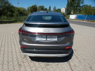 AUDI Q4 e-tron Sportback advanced Navi SHZ Sound LED