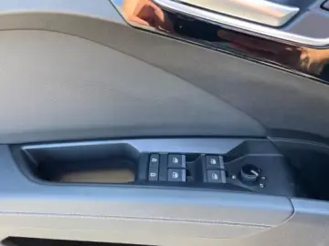 AUDI Q4 e-tron 40 MMI PDC LED SOUNDSYSTEM