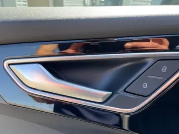 AUDI Q4 e-tron 40 MMI PDC LED SOUNDSYSTEM
