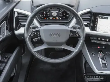 AUDI Q4 e-tron 40  AHK Wärmepumpe ACC Navi SHZ
