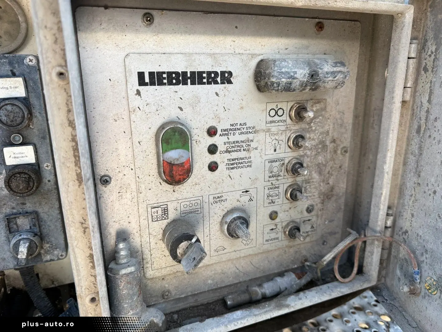 SCANIA P410 6x4 Liebherr THP 140 H 24 M4XH Concretepump
