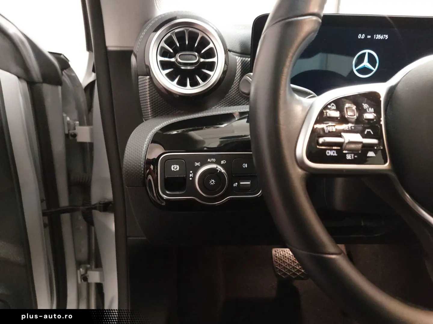 MERCEDES-BENZ CLA 250 e Progressive Pano Ambiente