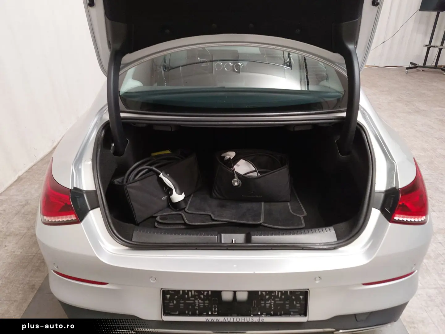 MERCEDES-BENZ CLA 250 e Progressive Pano Ambiente