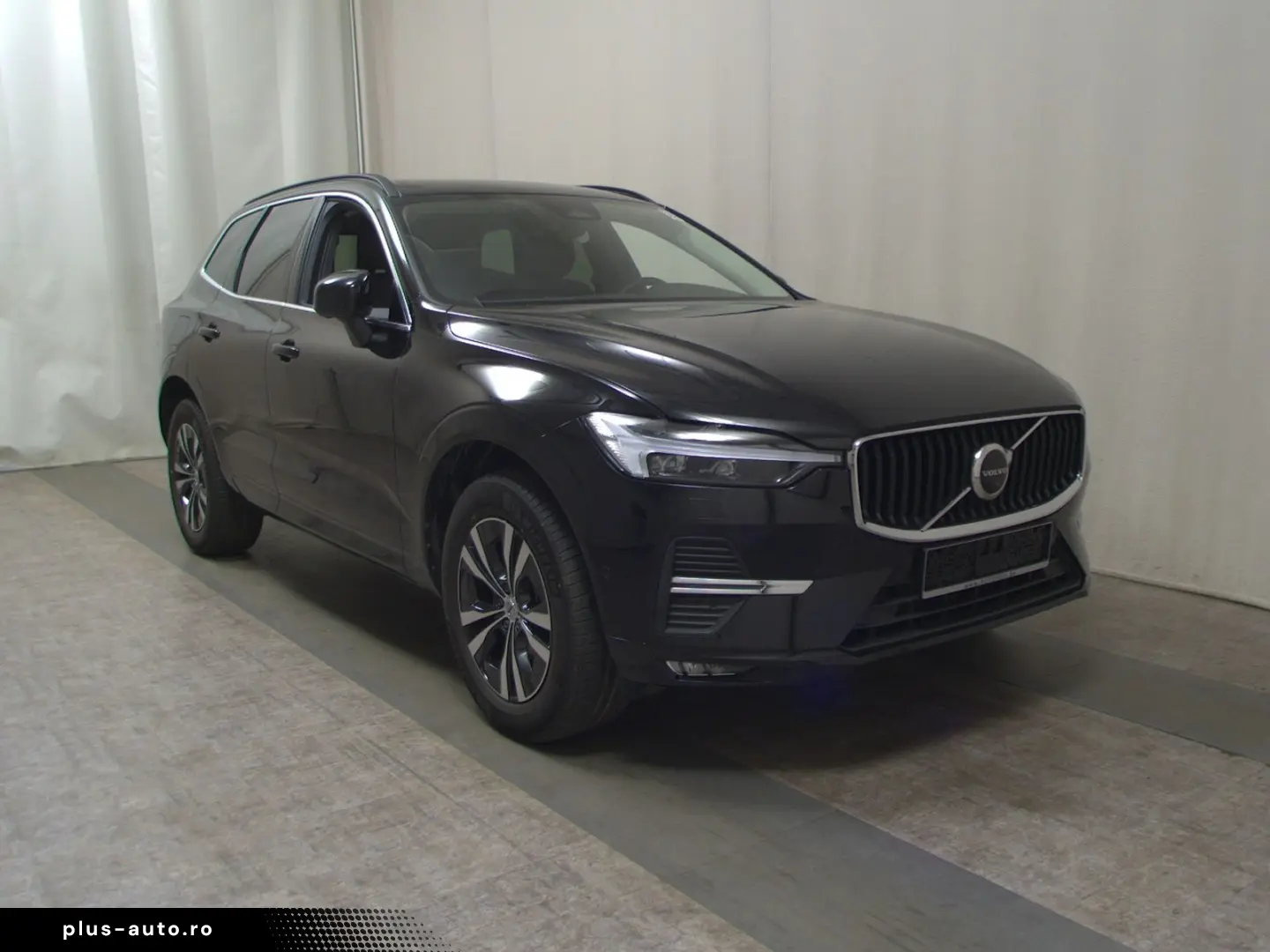 VOLVO XC60 B4 Momentum Pro Leder Navi Pano LED