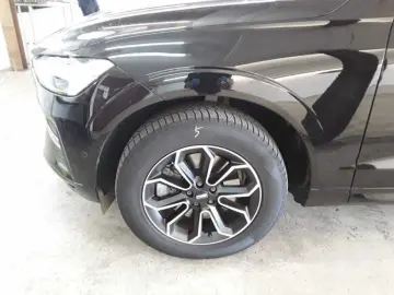 VOLVO XC60 B4 Momentum Pro Leder Navi Pano LED