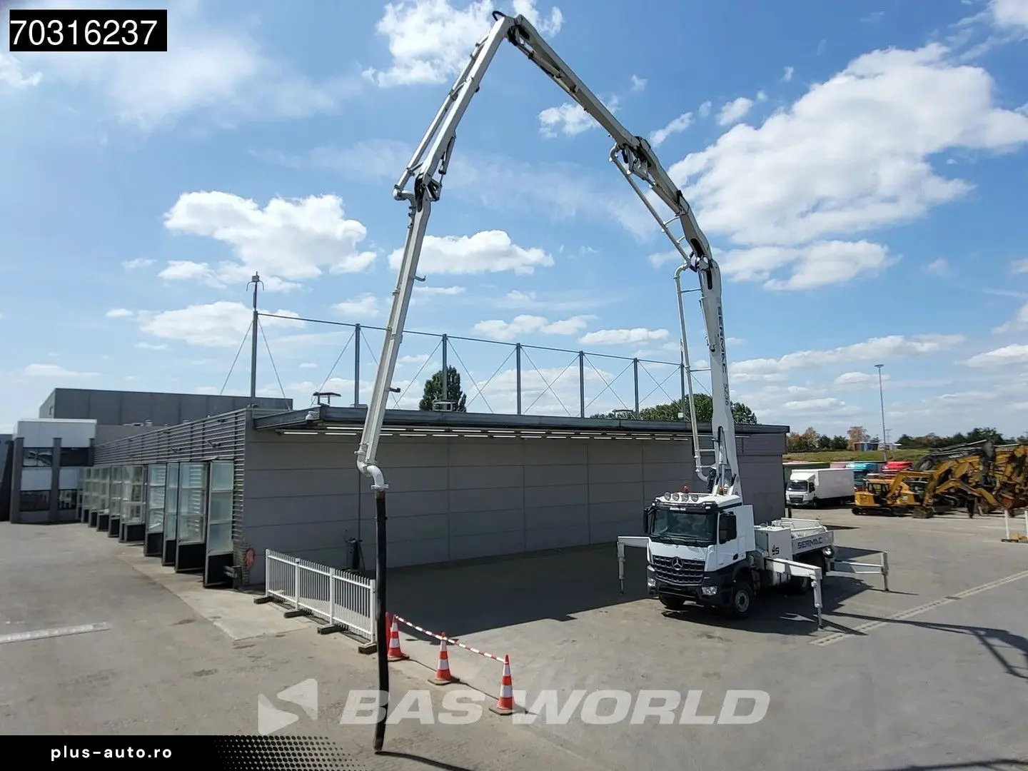 MERCEDES-BENZ Arocs 3342 6X4 SERMAC 5Z36 Concrete Pump