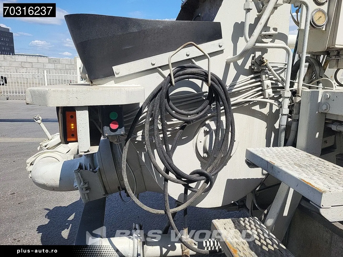 MERCEDES-BENZ Arocs 3342 6X4 SERMAC 5Z36 Concrete Pump