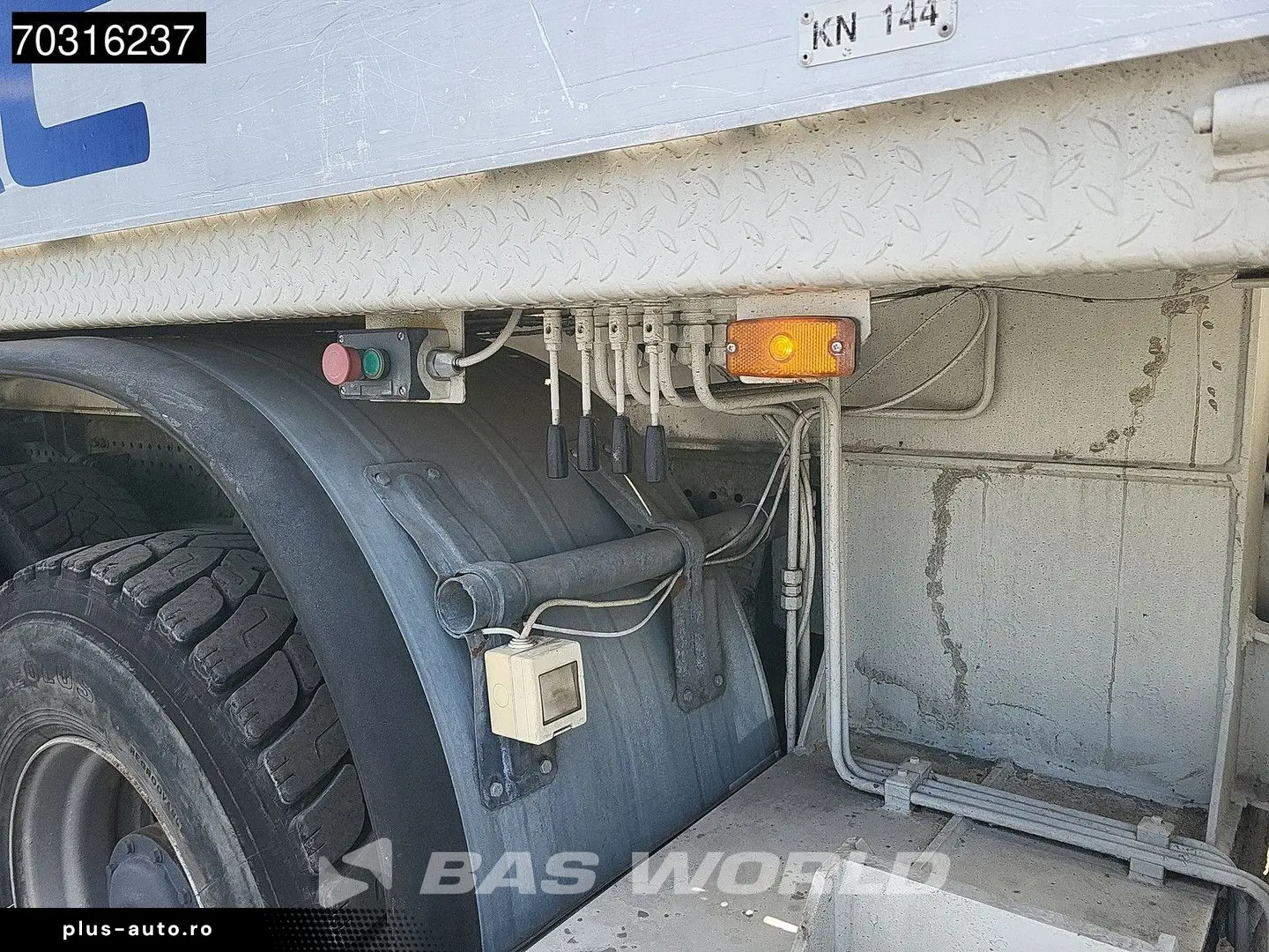 MERCEDES-BENZ Arocs 3342 6X4 SERMAC 5Z36 Concrete Pump