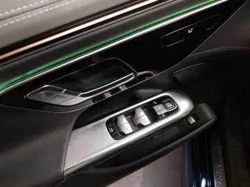 MERCEDES-BENZ EQE300 Leder Navi LED Kamera