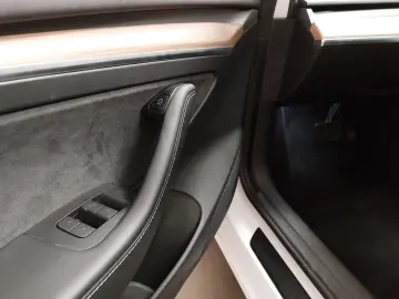 TESLA Model 3 Long Range AWD NAVI LED PANO KAMERA