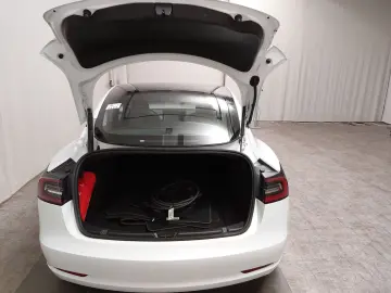TESLA Model 3 Long Range AWD NAVI LED PANO KAMERA