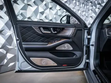 Mercedes-Benz S 580 e 4M L FACELIFT AMG First-Class