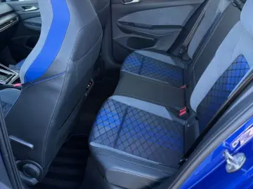VW Golf VIII R Performance 4Motion