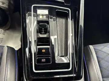 VW Golf R 4 Performance
