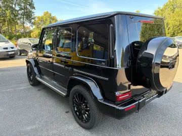 MERCEDES-BENZ G 400