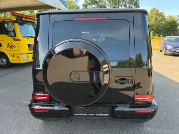 MERCEDES-BENZ G 400