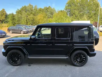 MERCEDES-BENZ G 400