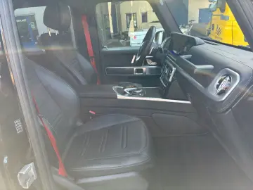MERCEDES-BENZ G 400