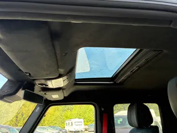 MERCEDES-BENZ G 400