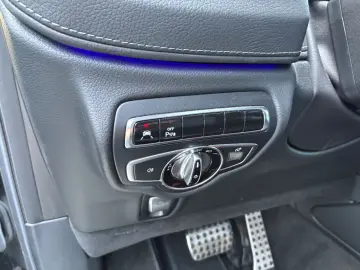 MERCEDES-BENZ G 400