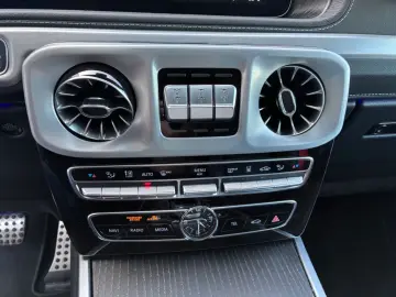 MERCEDES-BENZ G 400