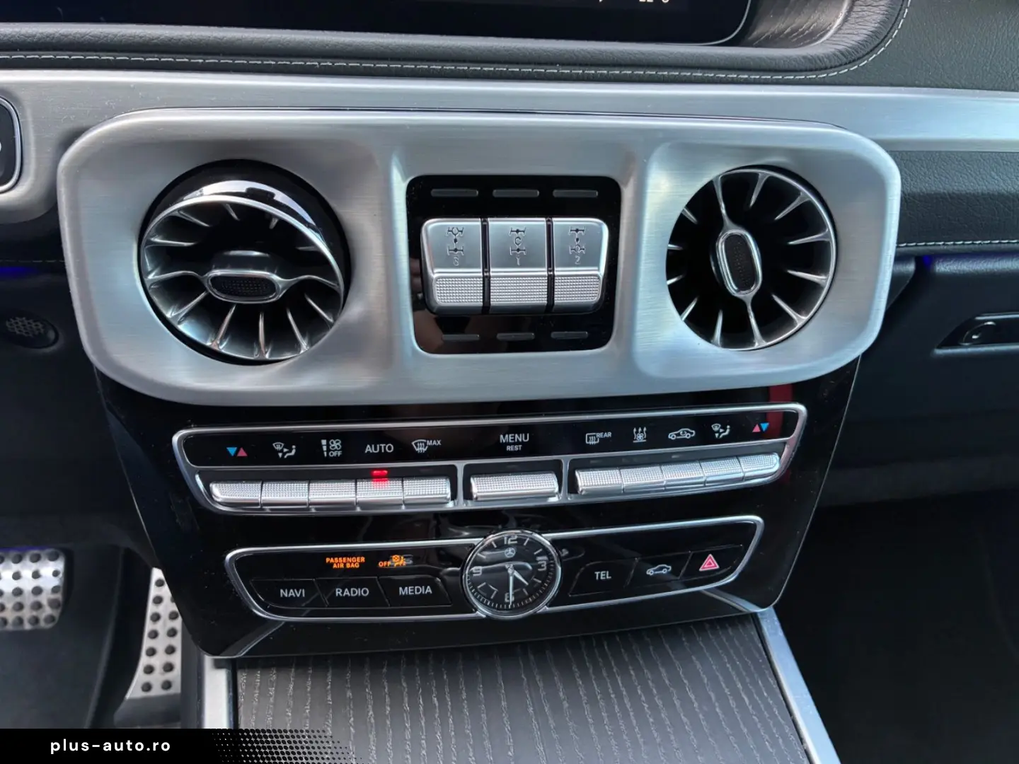 MERCEDES-BENZ G 400