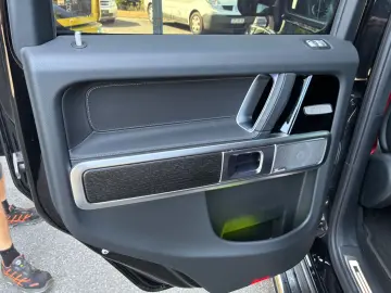 MERCEDES-BENZ G 400