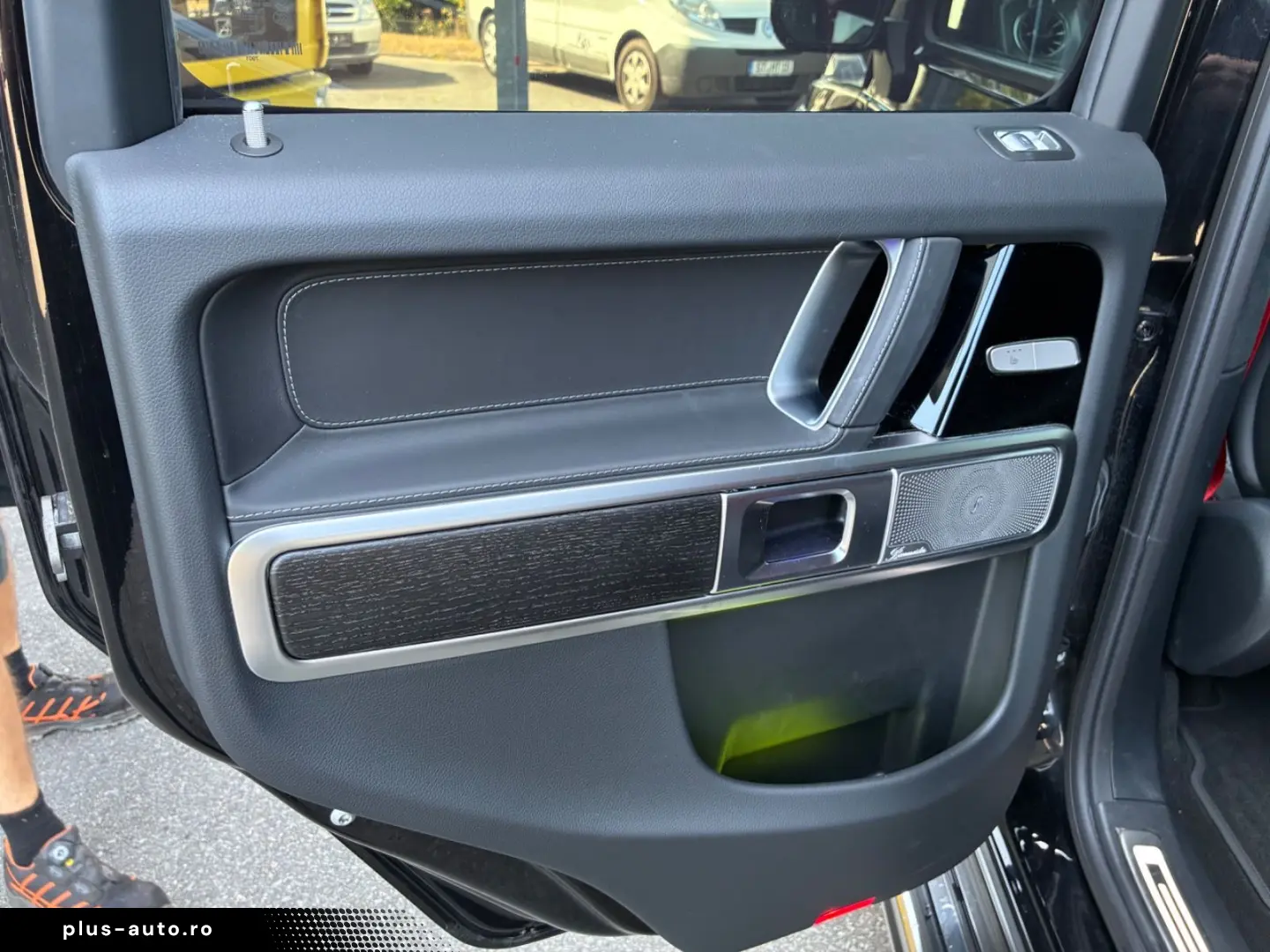 MERCEDES-BENZ G 400