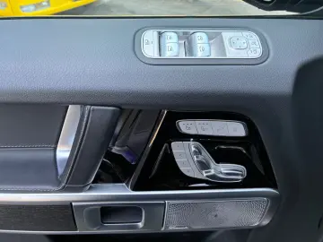 MERCEDES-BENZ G 400