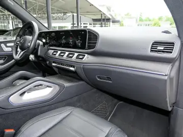 MERCEDES-BENZ GLE 450 4M AMG Night Panorama Distronic AHK