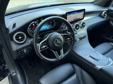MERCEDES-BENZ GLC 200 Coupe 4-M LED MBUX Kamera Keyl…