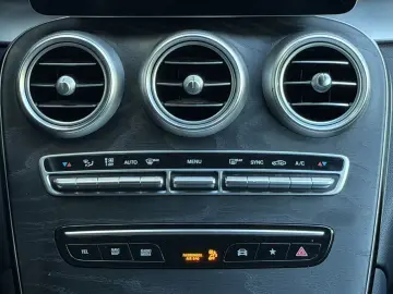 MERCEDES-BENZ GLC 200 Coupe 4-M LED MBUX Kamera Keyl…
