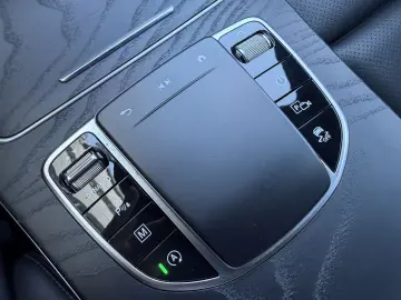MERCEDES-BENZ GLC 200 Coupe 4-M LED MBUX Kamera Keyl…