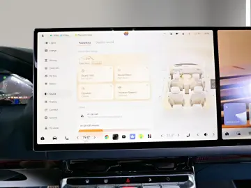 ZEEKR 9X HYPER - 1400 CP - 6 Locuri