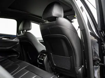 BMW X4 xDrive30i M-Sport AHK PANO HuD ACC Laser KoZg