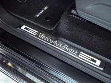 MERCEDES-BENZ G400d  AMG Line Superior Burmester Ful…