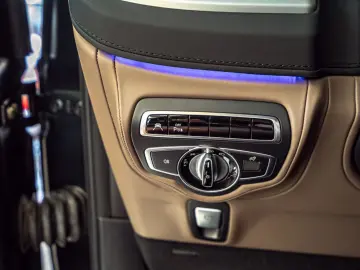 MERCEDES-BENZ G400d  AMG Line Superior Burmester Ful…