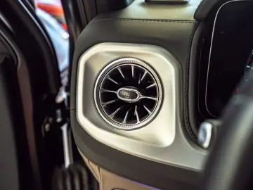 MERCEDES-BENZ G400d  AMG Line Superior Burmester Ful…
