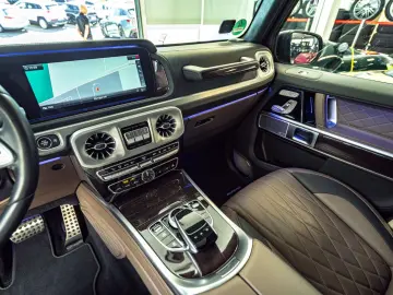 MERCEDES-BENZ G400d  AMG Line Superior Burmester Ful…