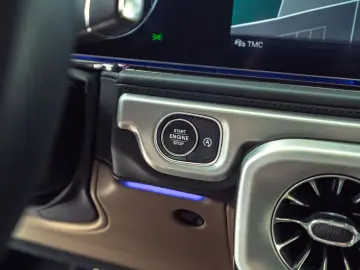 MERCEDES-BENZ G400d  AMG Line Superior Burmester Ful…