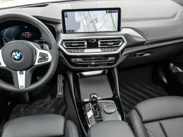 BMW X4 xDrive20d M SPORT AHK PANO ACC HuD HiFi
