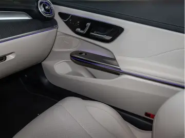 MERCEDES-BENZ CLE 200 Cabrio AMG-Sport Night Leder B…