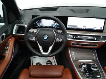 BMW X5 30d xDrive INDIVIDUAL PANO LUFT H&K 360 HUD