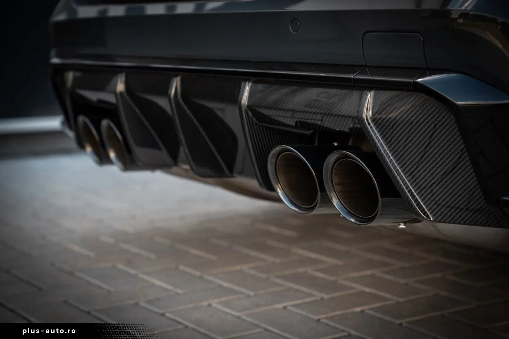 BMW M3 Competition Touring_Carbon_Ceramic_360 H K