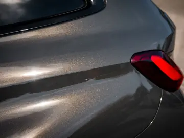 BMW M3 Competition Touring_Carbon_Ceramic_360 H K
