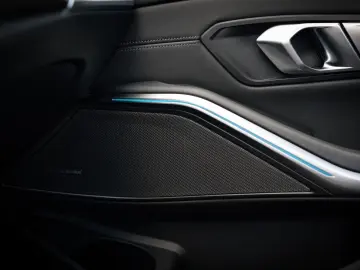 BMW M3 Competition Touring_Carbon_Ceramic_360 H K