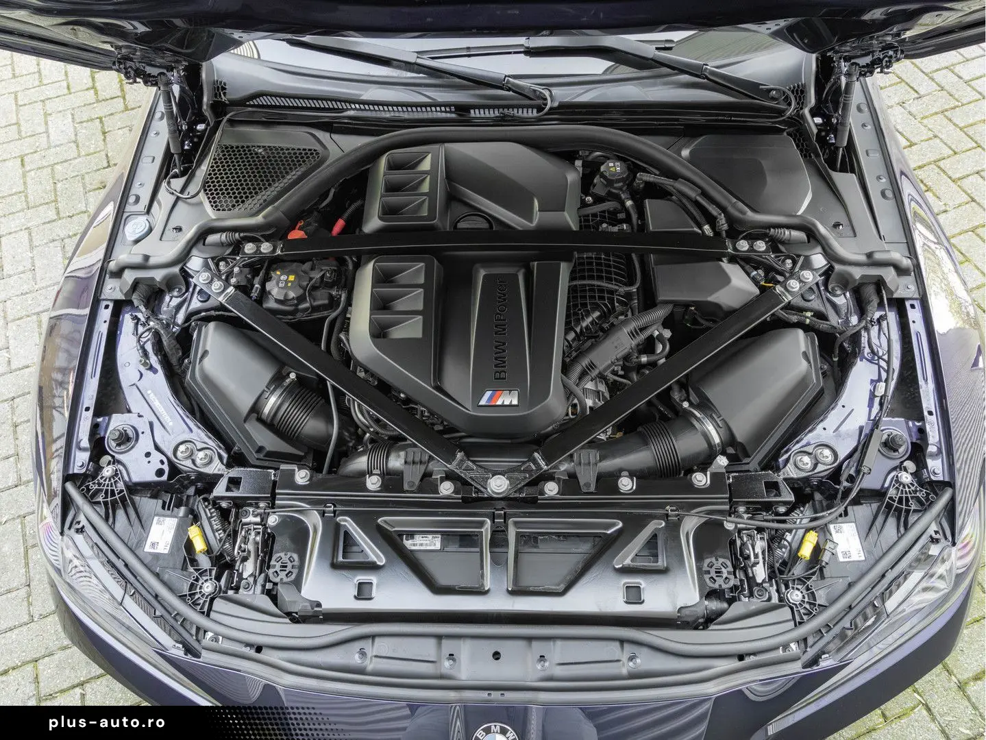 BMW M4_Manual_Carbon_Ceramic