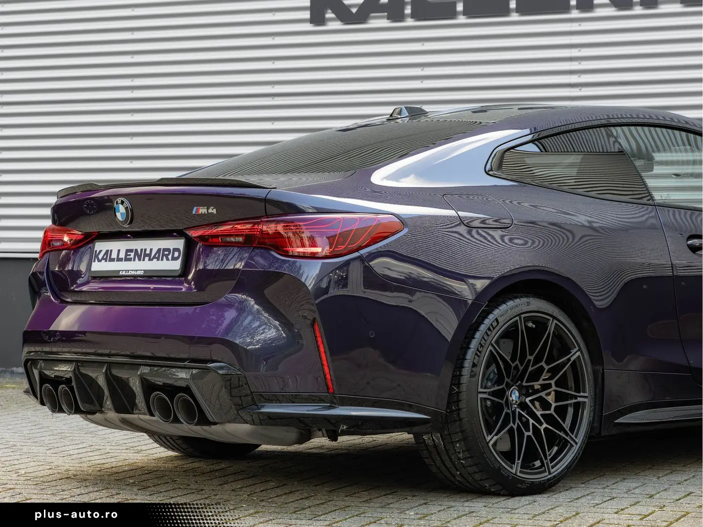 BMW M4_Manual_Carbon_Ceramic